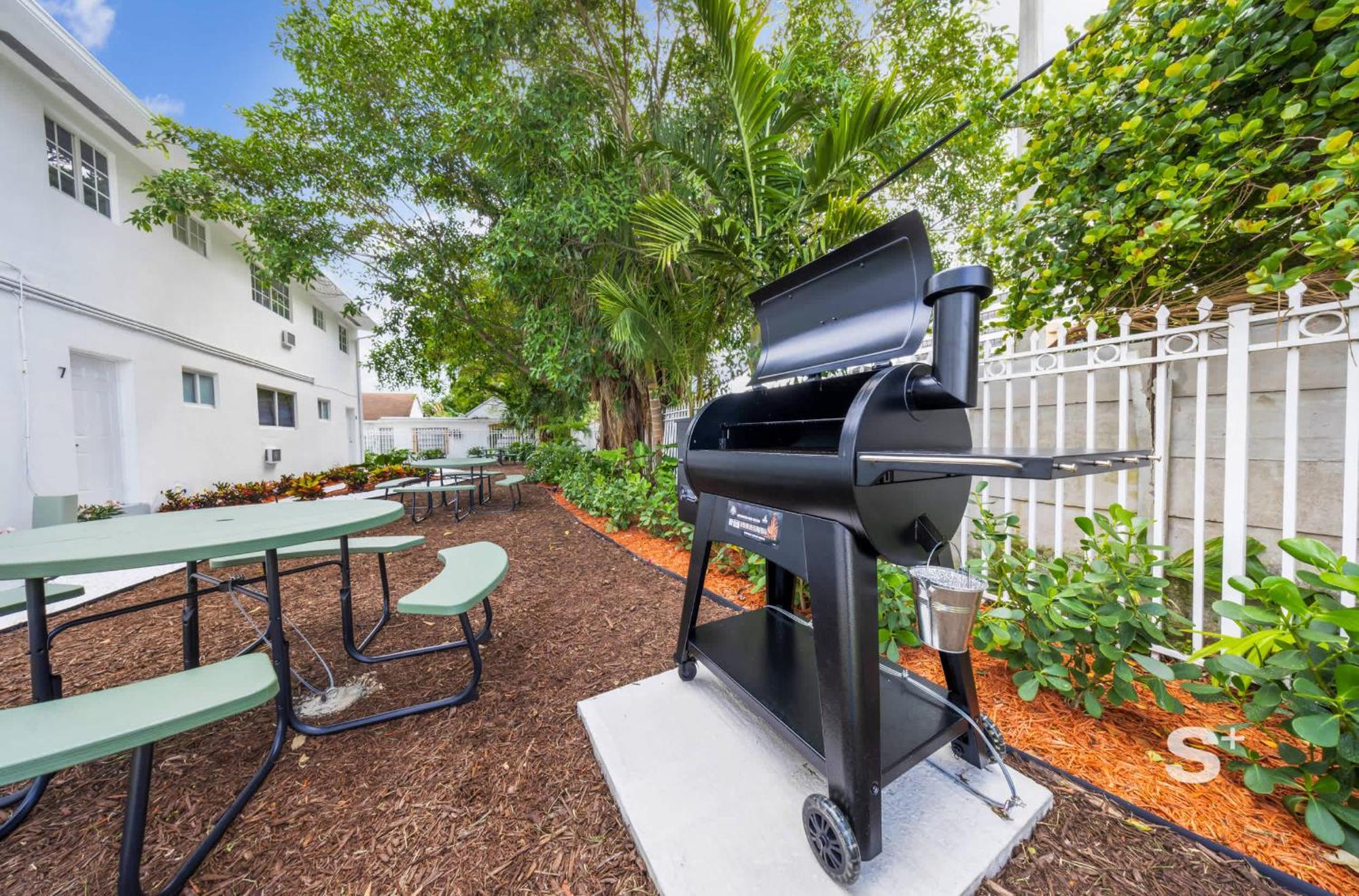 Cozy 1bd With Gym, Garden & Bbq Apartment *