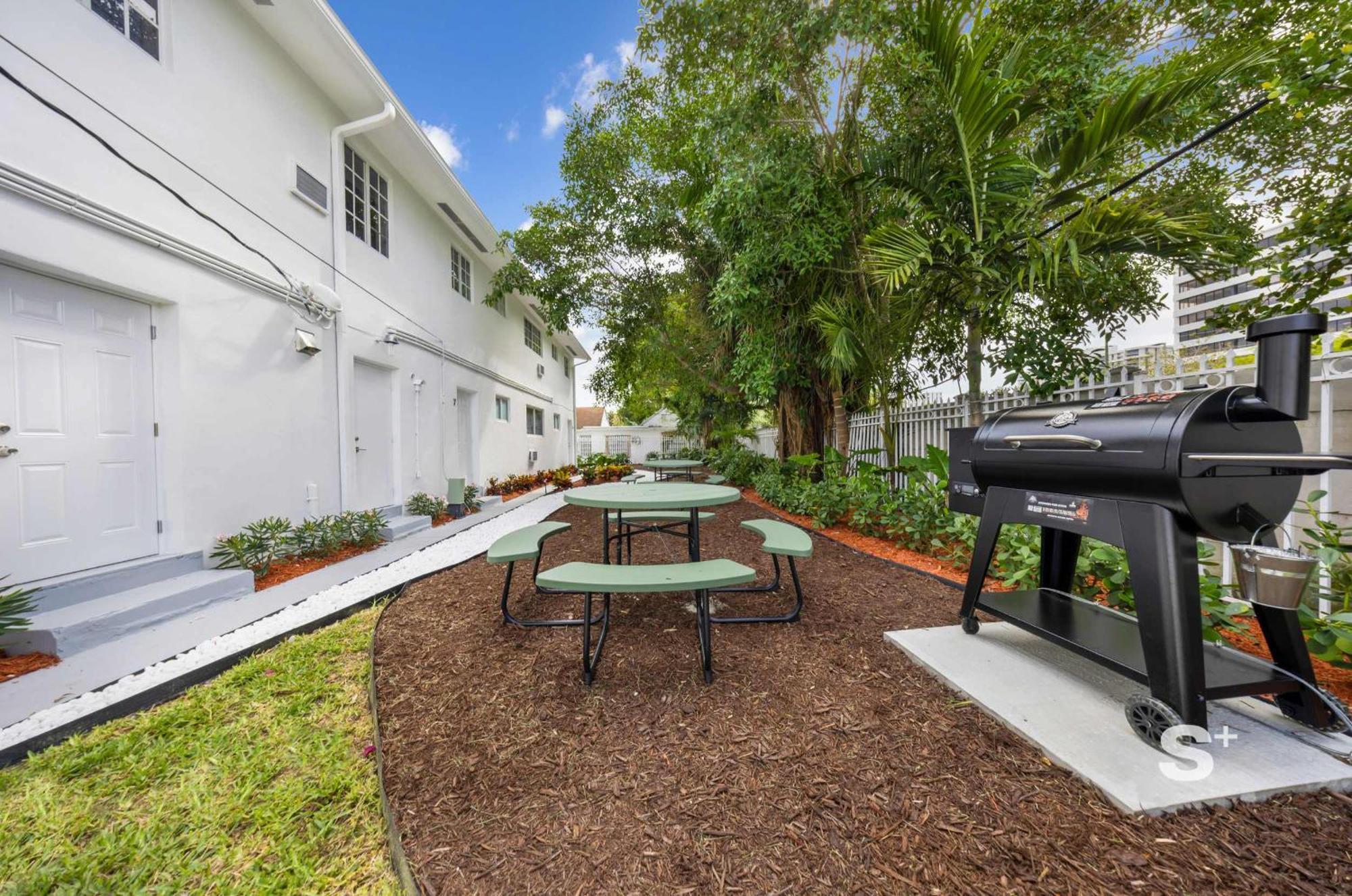 Cozy 1bd With Gym, Garden & Bbq Apartment